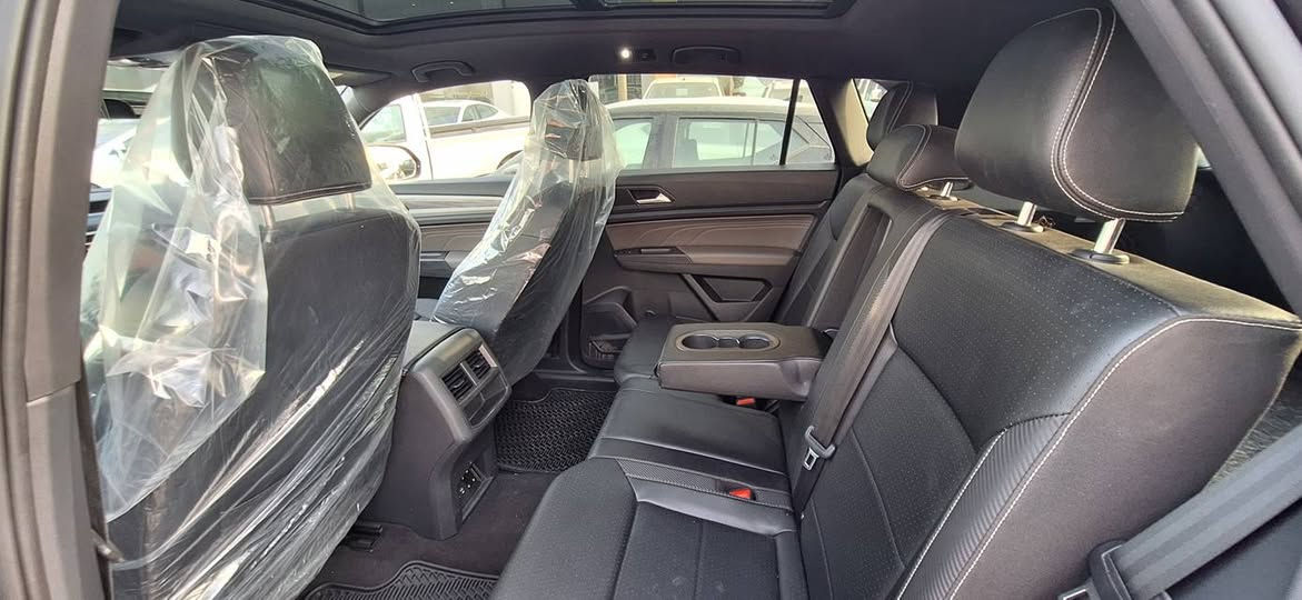 اطلس كروس سبورت موديل ٢٠٢٣
مواصفات
SE كروس سبورت
محرک ٦ سلندر 
بانوراما
رادار امامي
نقطة عمياء
صندوق شفت
كامرة خلفية
بردات بلادي 
  ,كشنات جلد و هيتر
بصمة ابواب
بصمة تشغيل
لايت زينون 
تشغيل عن بعد(Remote start )
،شاشة كبيرة
تبريد مركزي
نظام بدء وإيقاف المحرك
المانعة للانغلاق، (ABS)
وضعيات قيادة: ايكو، نورمال، سبورت
لون اسود
بس جاملغ كدام سايق مع نصف سطح بونيت صبغ، بدون شاصي و دواخل بشرط،
مرغوب 5 راكب
.يترقم رقم شمالي،دخول ابراهيم خليل ،كيرو محرك بشرط. حتى فحص سونار موجود 
مكان اربيل
رقم شاصی
1V2JE2CA6PC204816
*********** واتس اب
