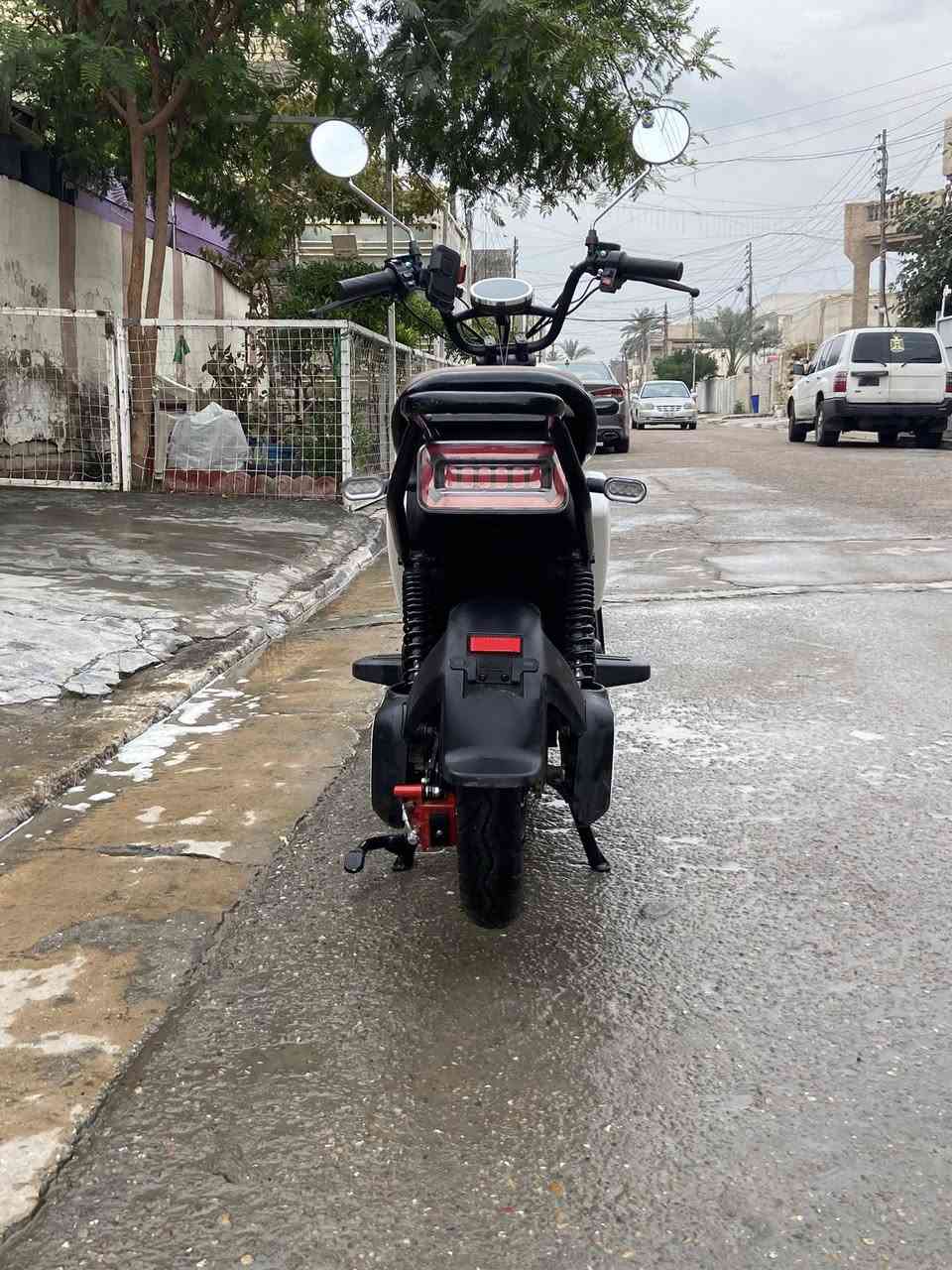 دراجة سكنس ام عيون خمس بطاريات ولي تمشيك 40كيلو بالشحنه الوحده سرعه 60 حقيقي الملف 1500 السعر650 وبيهة مجال للاتصال ***********
المكان بغداد البياع الرسالة الثالثة
