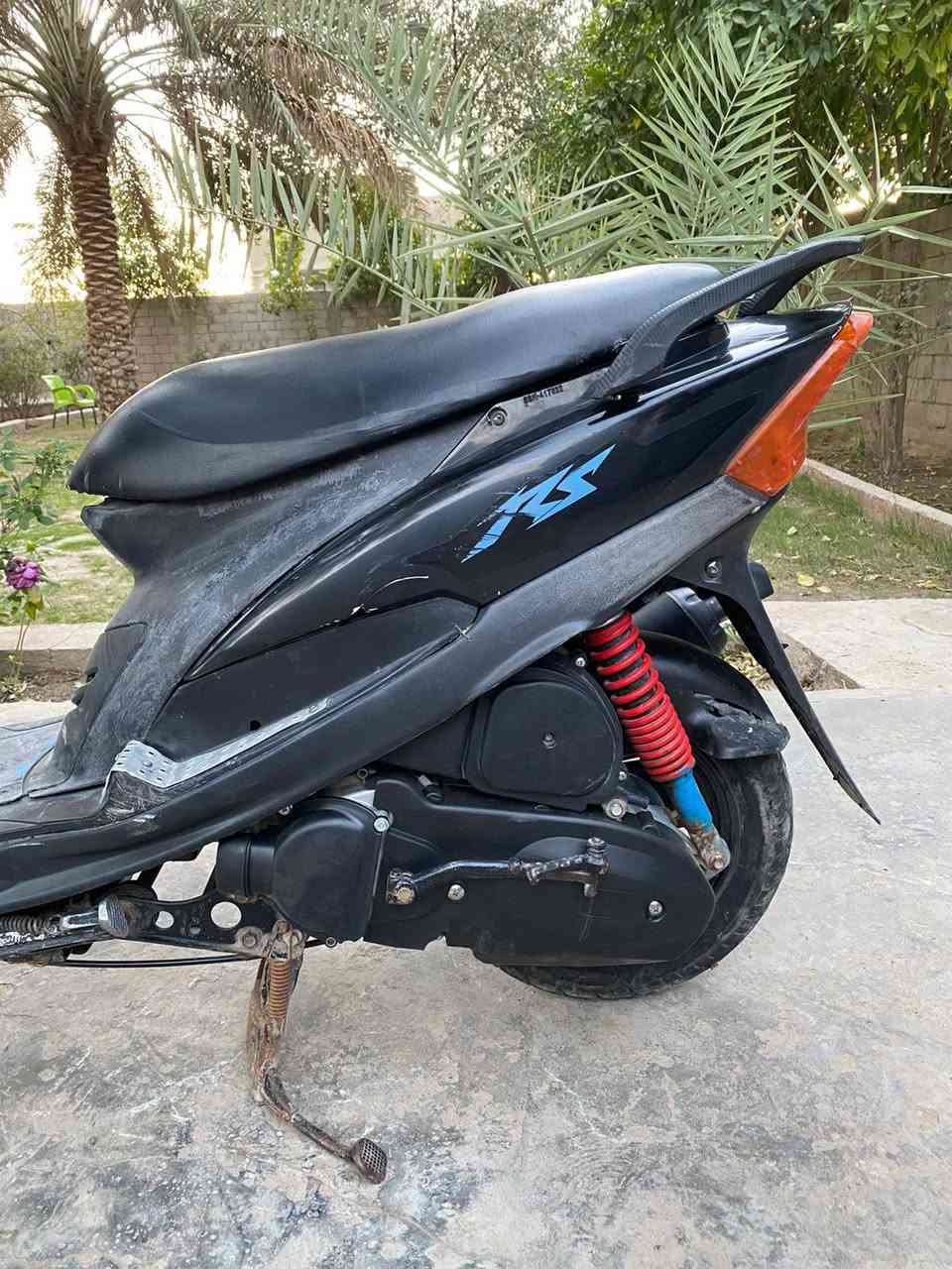 سلام عليكم
للبيع ماكس عدله 

محرك مفتوح على أيدي 

شغاله نكره سلف هندر

سعر 400 وبيها مجال  

مكان حله حي الجزائر 

الهاتف *********** تحياتي للجميع
