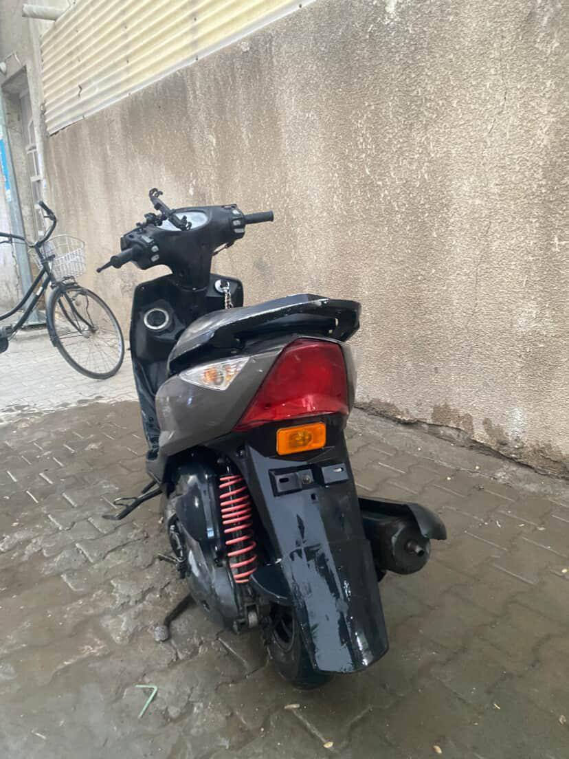 دراجة ثعلب للبيع 
مكينة ٥٨ ونص ليموسي
كلجات رياضي تفصيخ مال رمبة 
سلف رياضي تفصيخ 
قايش جلاتين رياضي 
تزويد داخلي فقط دراجة مكفولة نقص برغي مابيها تزويد جديد شلعة ومعدل تشك الكاع
السعر 750
مكان بغداد الحرية
***********
