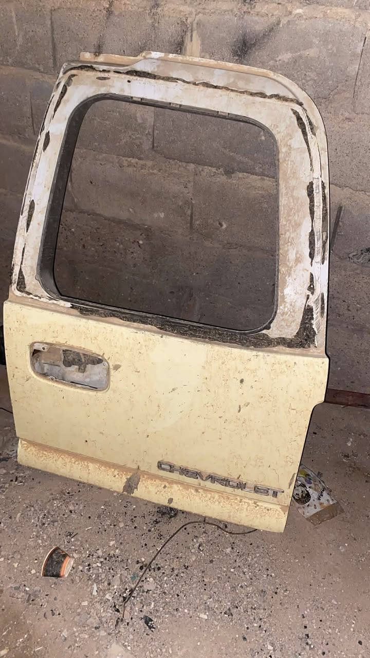 للبيع غراض الفينيه شوفر او جمس كلشي يخص الفينيه غرفه كامله بيبان 
سعر مناسبه ***********
مكينه 5300 كير الف جدد مال كصه مع تفرعات كامله 13ورقه

