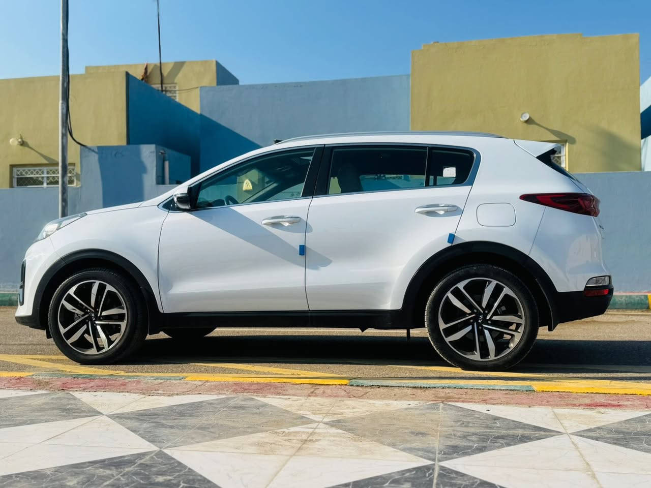 2019 خليجي كفاله عامه من كلشي جكه مابيه
رقم بغداد بسمي تحويل ثاني يوم باي مكان 

ماشيه 78 حقيقي ع فحص تراي زيرو 

فول مواصفات ماعده البصمه كامله 

سعره ١٩٥ وبيه مجال حك الجيه 

استفسار *********** 
واتساب ***********
