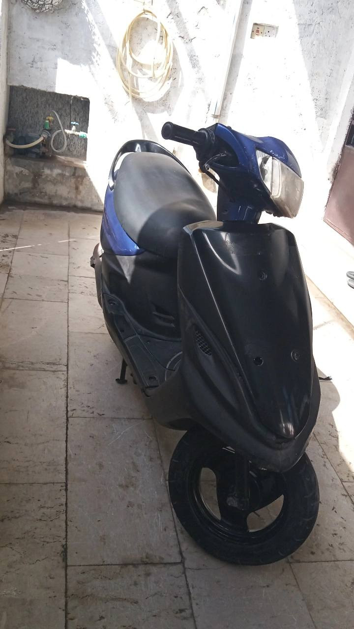 السلام عليكم 🤑
ماكس قجمه الدراجه أمانة الله مجفته مره وحده والدراجه 

علكيفي وياه مداريه بوشه 49 بلادي الدراجه نشطه

 

الدراجه كامله مكمله مكفوله كفاله عامه

 السعر 400،000  وبيه مجال  

 *********** 🤑 

مكاني بغداد الشعب حي البساتين🇮🇶
