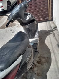 دراجه بريز للبيع كابريتر دراجه نضيفه ع ايدي نقصهة سلف جوزه يمكن هندر و...