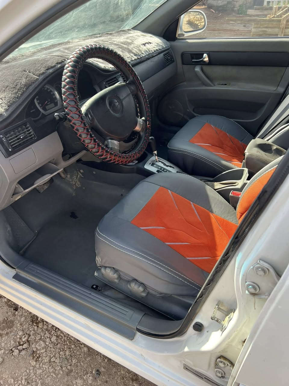 السلام عليكم السياره 2011 خليجي مصبوغ حزام فقط جماليه كير ومكينه وحداديه تايرات جدد اي نقص مابيها رقم بغداد الدولي مالكها يمي موجود تبريد ثلج ترايك وين مايعجبك مكاني بابل السعر 70 وبيها مجال ***********
