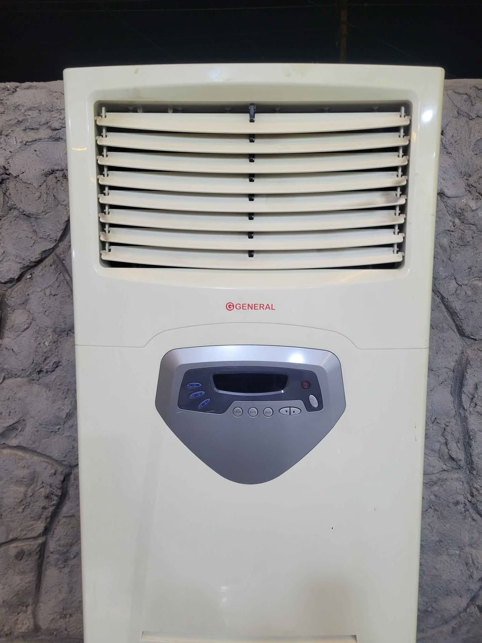 سبلت جنرال الاصلي ٣ طن شغال وكامل غازه مقفول غراضه كاملة تبريده ثلج تدفئة تبريد الجهاز كلش نظيف المكان بغداد للاستفسار 
*********** بغداد, العراق
