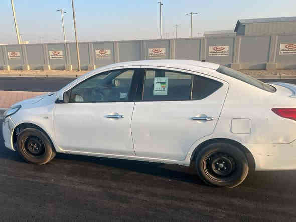 السلام عليكم نيسان سني بيه حالب وبيه بارد السياره كير مكينه حداديه تايرات جدد مديل ٢٠٢٠سعره ٩٠ التليفون***********
