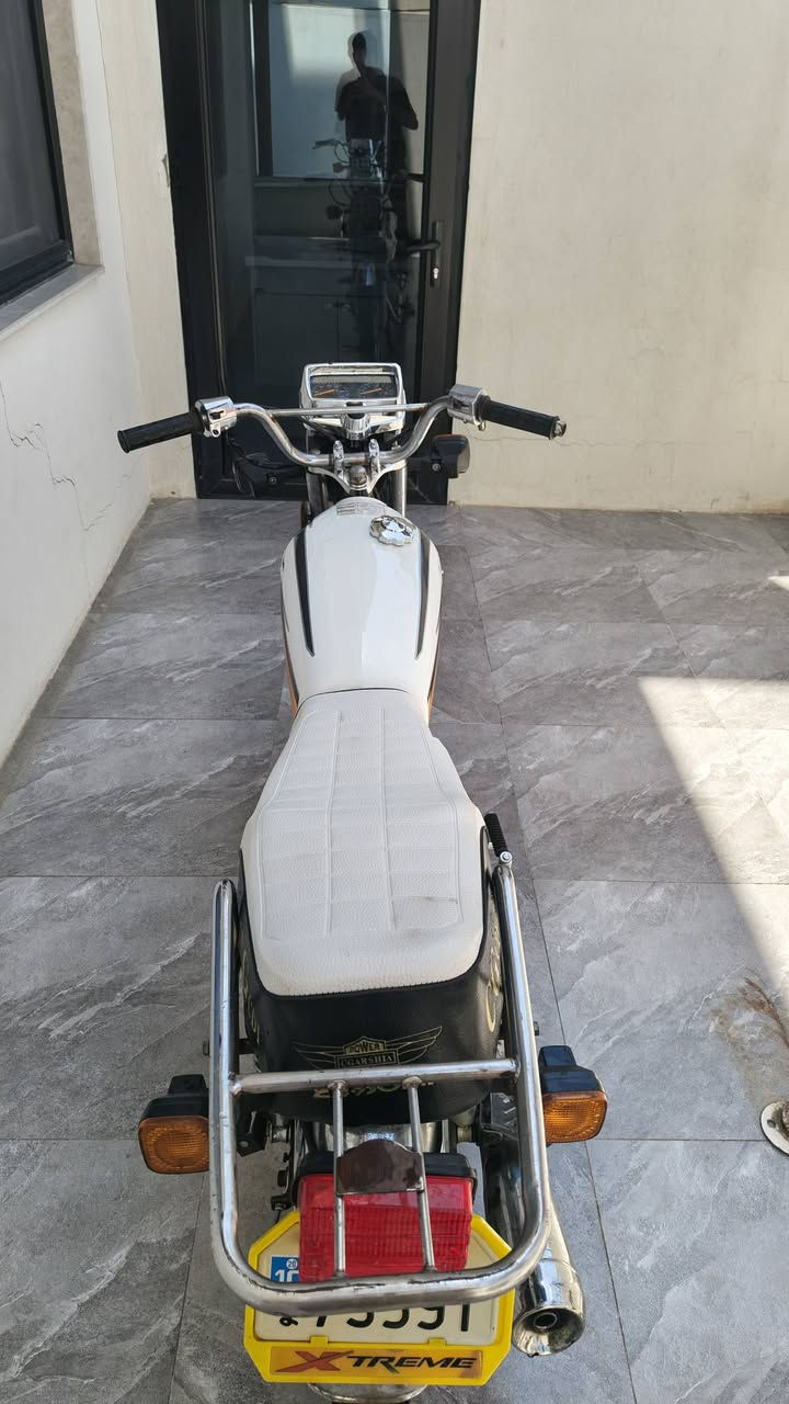 دراجه بارت خمس تسعات للبيع جوه السوك
دراجه متعوب عليه 
كلشي جديد مكينه خرسه شرط 
النضافه مثل إلي بل صوره 
السعر 350 بي مجال بسيط الطيبين
العنوان موصل الحدباء كندي الثاني
الرقم *********** بي واتساب
