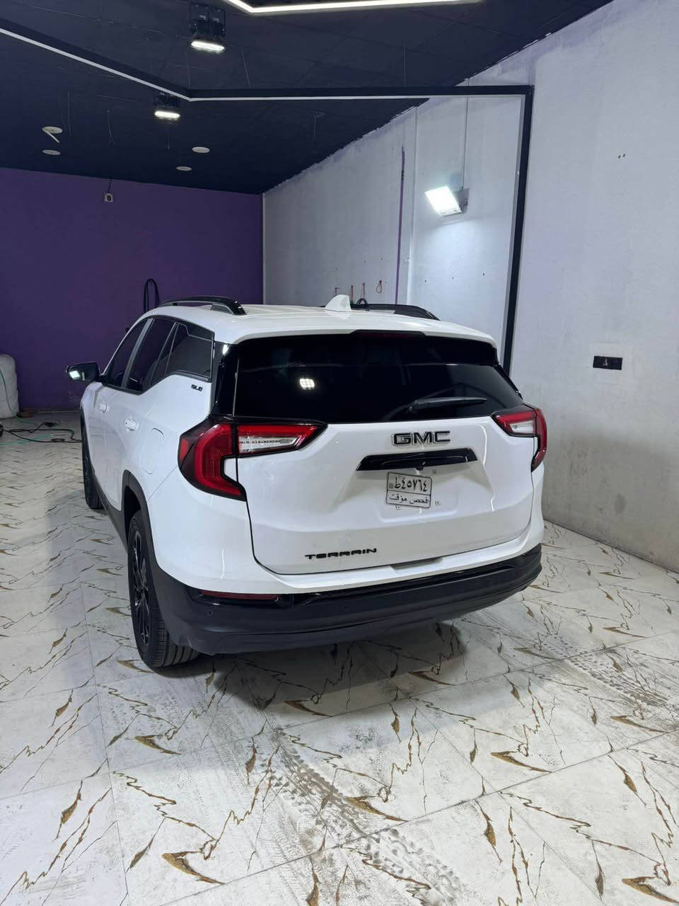 الاسلام عليكم جمسي تيران مديل 2024 السيارة جديده بمعنه الكلمه السيارة تقرير مياه امطار  ماشيه  5ألف تعمل وتسير من امريكه السياره كفاله من الزلغ كفاله حته دعاميات السياره بدون رقم حرة تترقم جميع المحافضات السعر 163 وبيه مجال حك الجيه العنوان البصرة 
الهاتف /*********** Singapore
