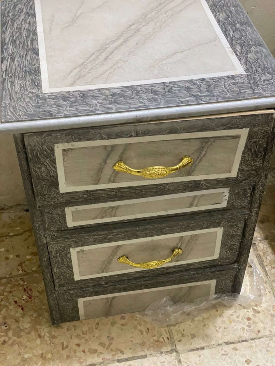 غرفه نوم للبيع نضيفه جديده كلش عيبها جربايه كسر بسيط تصليح ٢٥ سعرها ٩٠٠ وبيها  مجال


**إذا كنت صاحب هذا الإعلان وتريد حذفه لأي سبب، رجاءا أرسل رسالة إلى الدعم الفني**