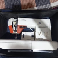 عليكم مكينه خياطه البيع  مكينه خياطها يخبل وجديدي  واسم المكينيه بلذر ...