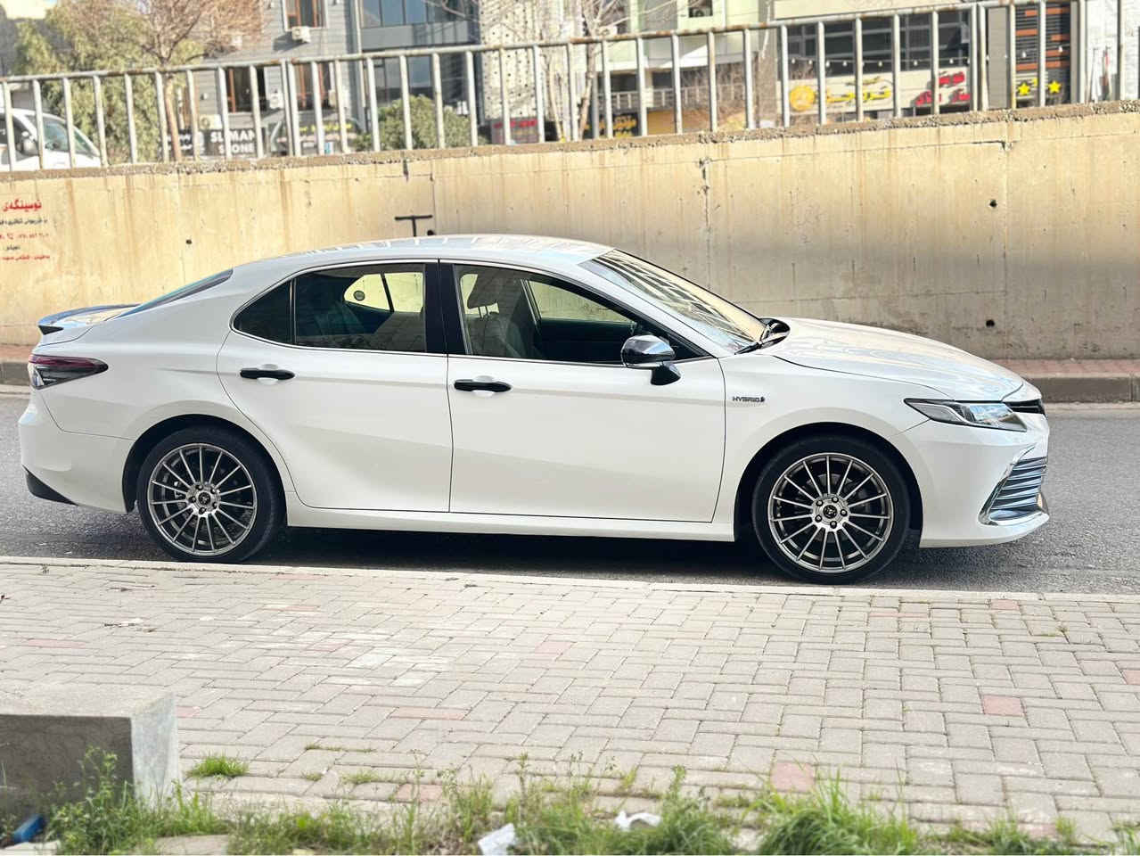 تۆیۆتا کامری هایبێرد مۆدێل ٢٠٢٤
کاتی نەشکاوە، ٩٣ کم هەقیقی ڕۆشتوە ، سەیارەکە مستەعمەلی دوبەیە بەس بۆنید بۆیاخە ئێرباگی سوکان تەقیوە و دانراوەتەوە، یەک جێی بچوک ساردی هەیە بە چەمەلەخی سایەق یەک مەسرەفی تیا نییە
سعر ١٧٨ مەجالێکی کەم
*********** السليمانية, العراق
