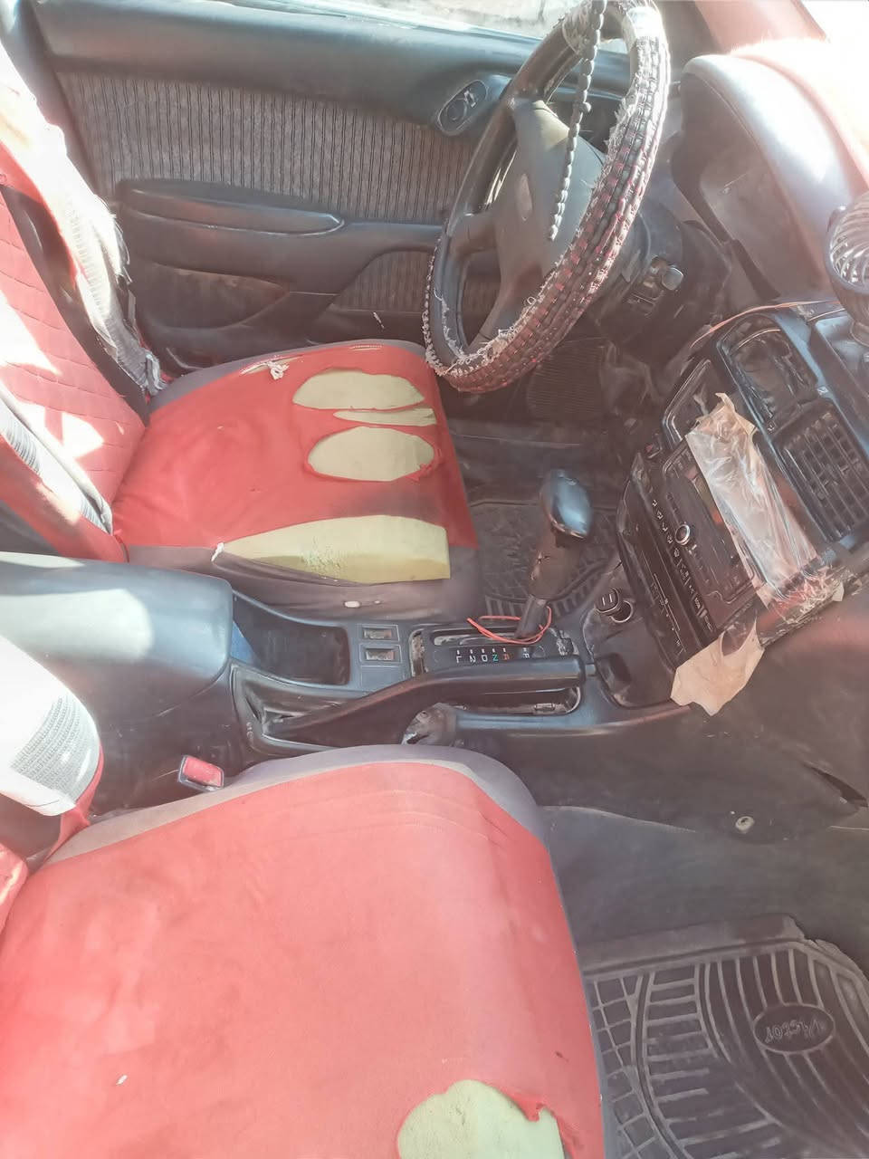 سلام عليكم ورحمه الله وبركاته
سياره كارينه موديل 92 للبيع 

السعر الاتصال عل هاذا الرقم 
***********
