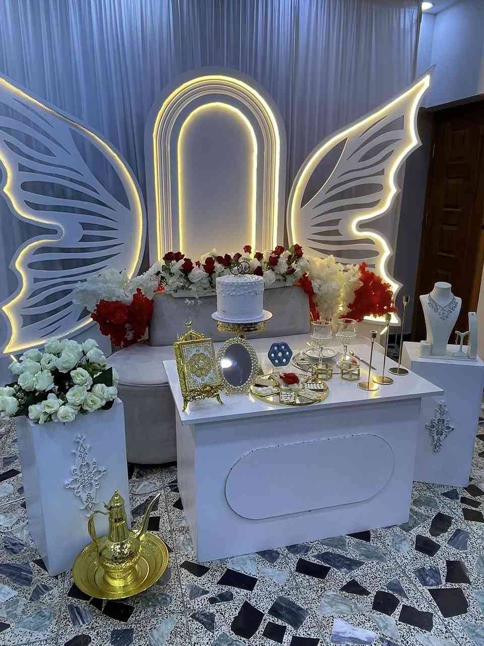 كوشه كامله للبيع مره وحده طالعه كلش حلوه  ***********
