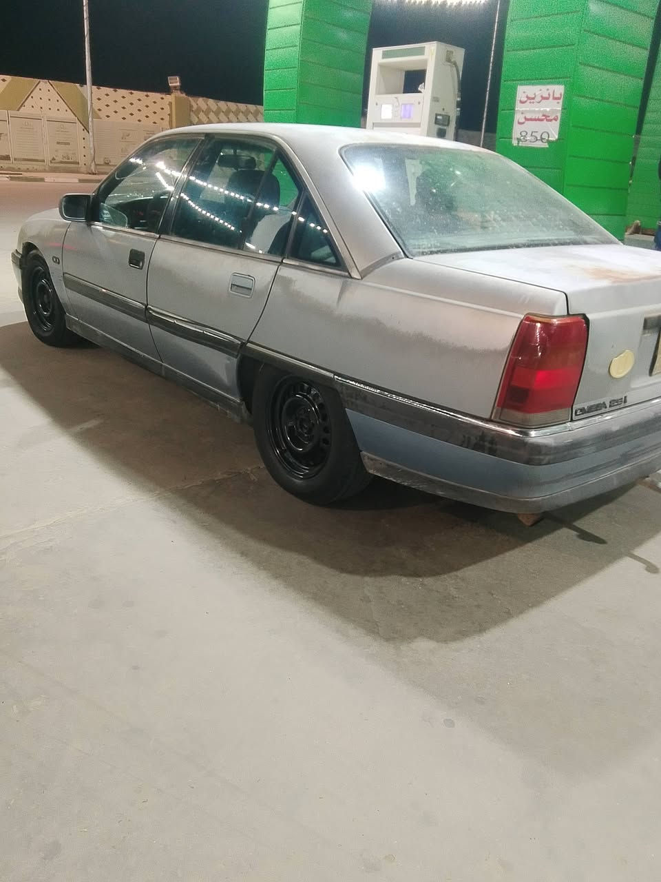 السلام عليكم اوبل اوميكا موديل 1991 رقم نينوى الألماني تحويل ثاني يوم السياره بلاديه 100\100 كلشي بلادي ع وضع الشركه تخم تاير جديد مكينه 6Vبلادي كلش نضيفه مكينتها وكيرها بجيس مكان السياره كربلاء رقم الهاتف *********** السعر 25 وبيها مجال
