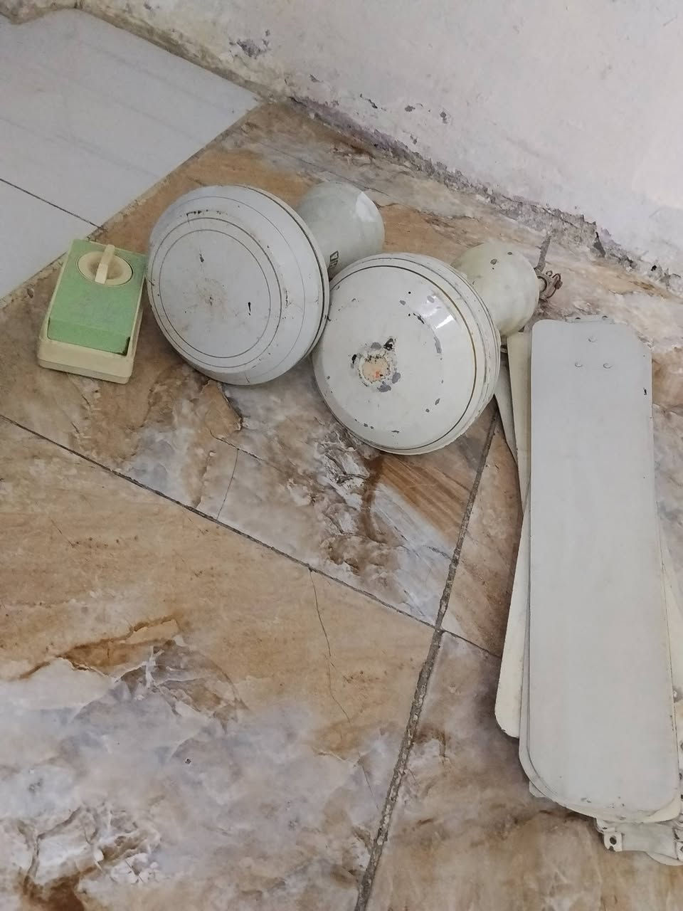 بنكات للبيع ثنينهن 25


**إذا كنت صاحب هذا الإعلان وتريد حذفه لأي سبب، رجاءا أرسل رسالة إلى الدعم الفني**