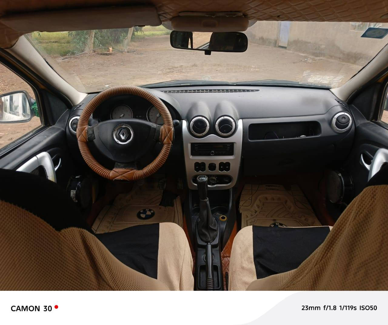 رينو سبعه ركب موديل عشره سياره حلوه ونضيفه رقم واسط محرك جديد كير شرط رقم نكليزي بسمي سياره جاهزه ماعيزه شي سياره ماخليت عليه شي رتبته عل ايدي مصفره هيه وقرامات سياره اجره ومصبوغه بيضه بسنويه ابيض مصفر سعر 57وبيه مجال وترهم مروس حسب القناعه ستفسار عل رقم ***********
