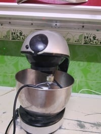 عجانه لبيع مره وحده مستعمله والسعر 50 والعنوان بغداد الشعله شارع الامي...