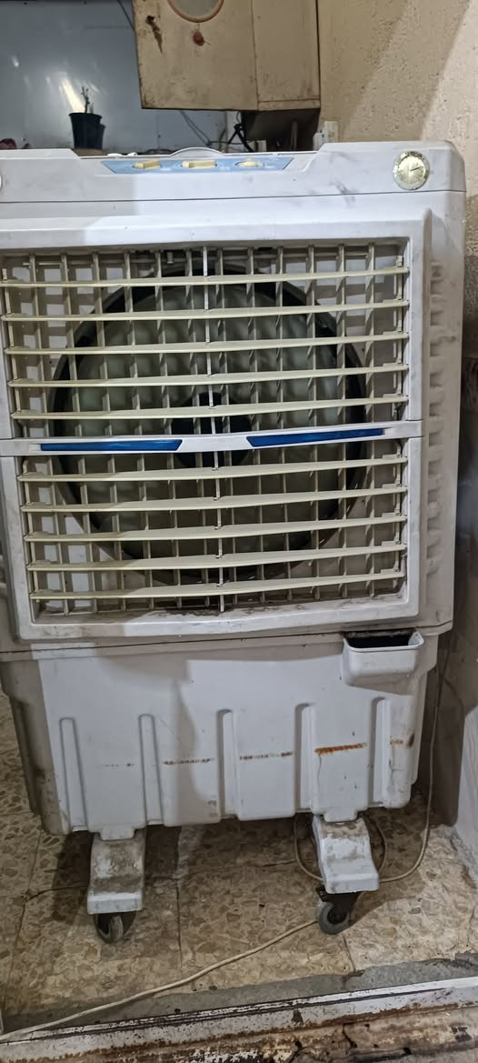 مبرده بلاستك الحجم الكبير للبيع
النظافه ميه بالميه
العنوان 
الناصريه المركز حي التضحيه شارع العياده الطبيه الشعبية قرب صيدليه فدك
السعر 100
للاتصال ***********
