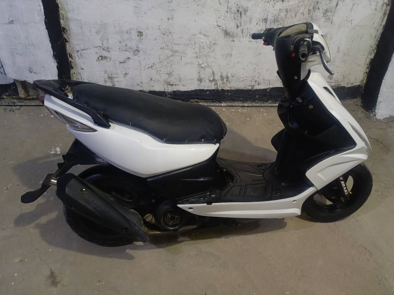 ماكس مضلع مزوده بوشه 55 غير هذا البوشه ما ملعوب كل شي بالمحرك دراجه شرط باي ساعهك نقره سلف السعر 4 00 وبيها مجال عنوان بغداد شعل***********
