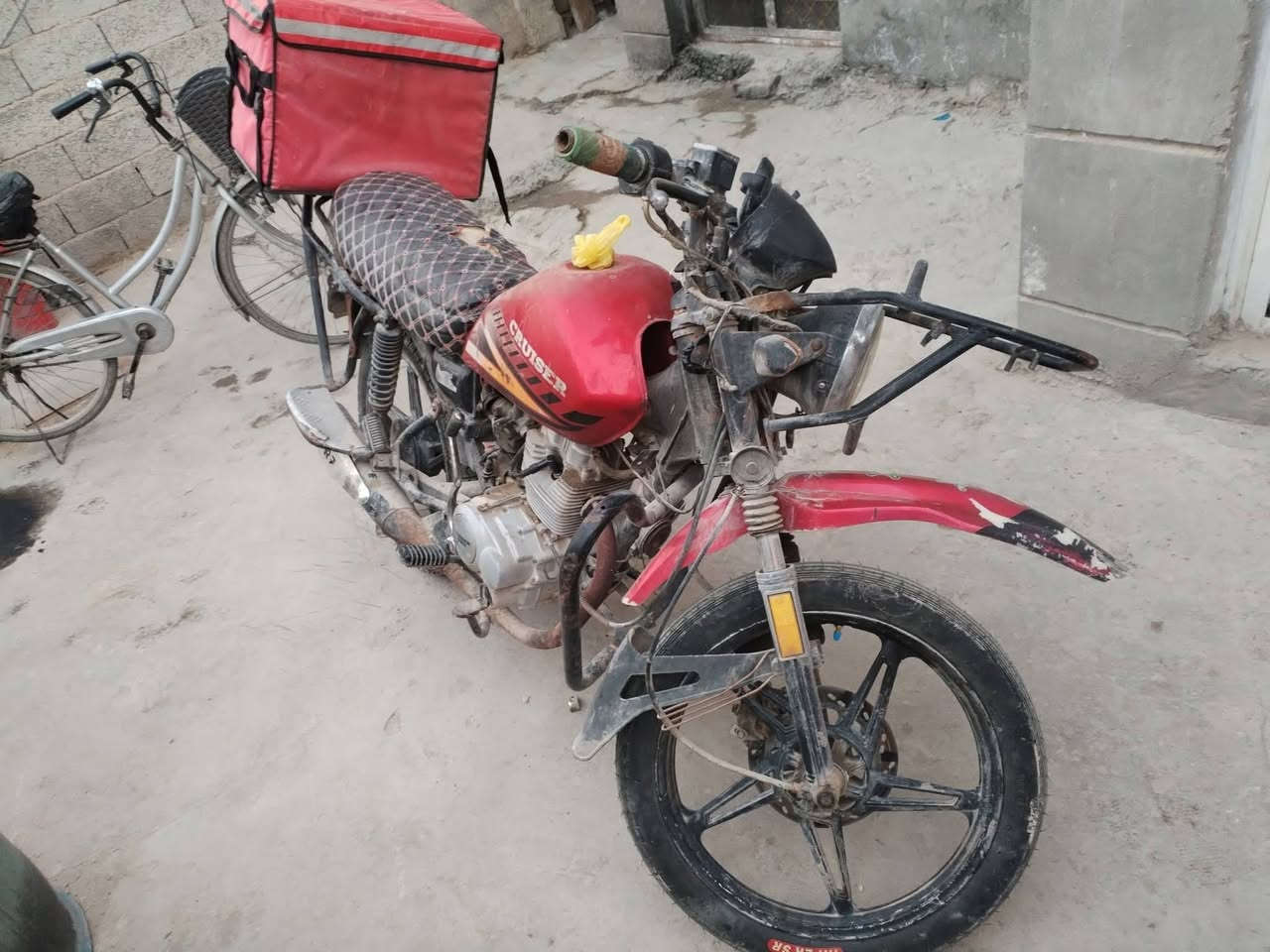 السلام عليكم
للبيع نقص قبق مال تانكي+كابريتر وصخ كلش

تايرات جدد

محرك خير من الله
مكان بغداد ابو غريب
السعر 350
مراوس يرهم 

*********** واتساب 

*********** اتصال
