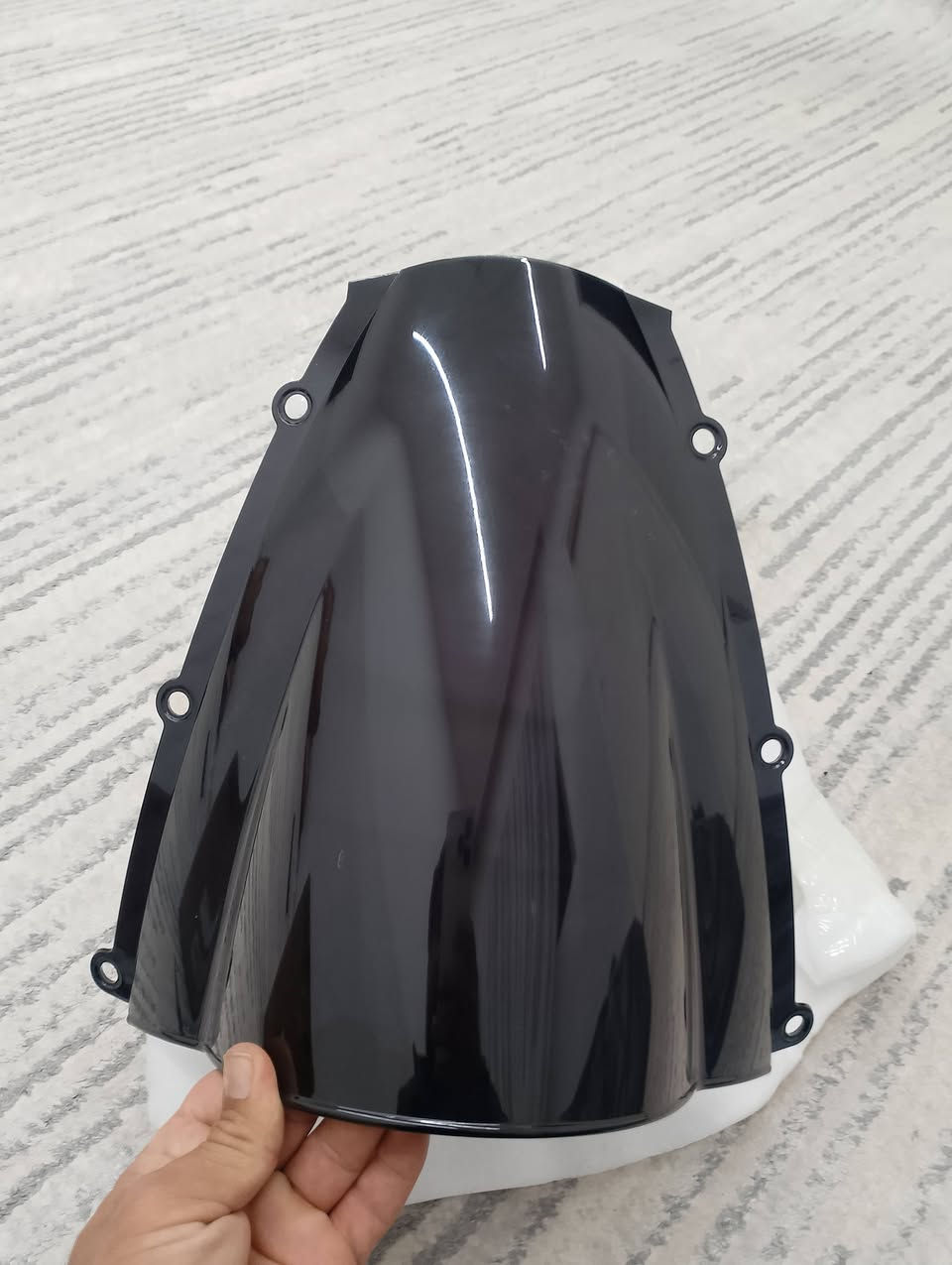 جام أمامي (Windshield) للدراجة نارية هوندا CBR 600RR موديل 2003 - 2004. اللون أسود غامق، جودة ممتازة وسهلة التركيب، تنطي شكل رياضي وتخفف ضغط الهوا أثناء السياقة."


**إذا كنت صاحب هذا الإعلان وتريد حذفه لأي سبب، رجاءا أرسل رسالة إلى الدعم الفني**
