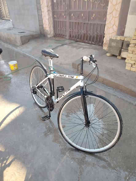 للبيع سعر ١٢٠ بي مجال رياظي حجم ٢٨، ***********
