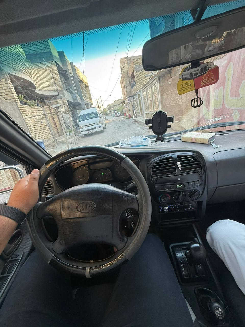 سبورتج 2001
مكفولة من الضربة
السيارة بلادية جداً 
كير ومكينة مكفولات 
تبريد ثلج 
رقم بغداد ب اسمي تحويل ثاني يوم 

***********
سنوية ورقم انكليزي جديد

🟩علق سوف يوصلك الرسائل سعر
