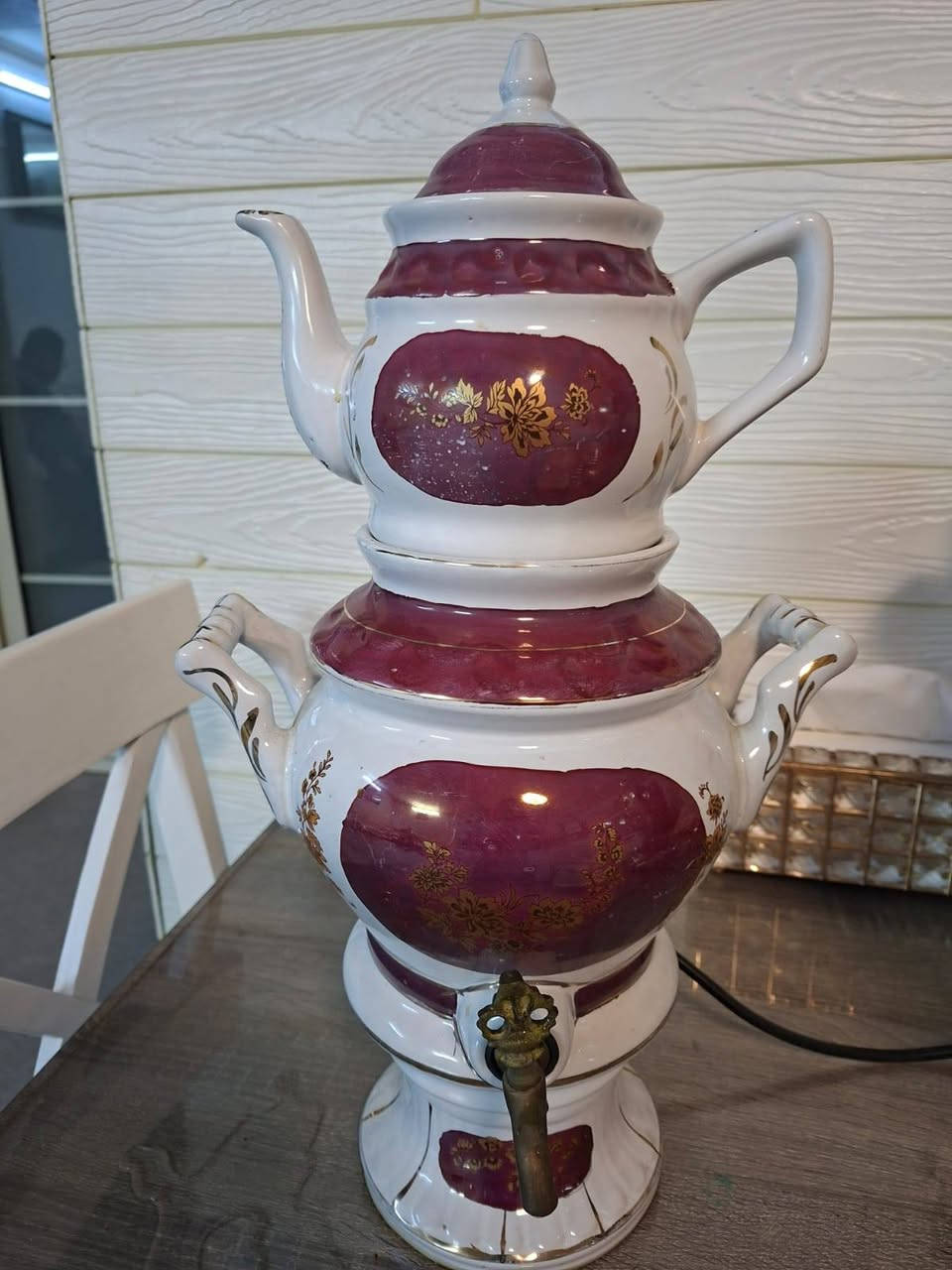 ئە و سە ماوە رانە بۆفرۆشتن بیعە یبن نە وتیە کە نرخ70هە زار سپیە کە 20هە زار سورە کە 25هە زار ئامیری قاوە 20هە زار شوین هە ولیر***********
