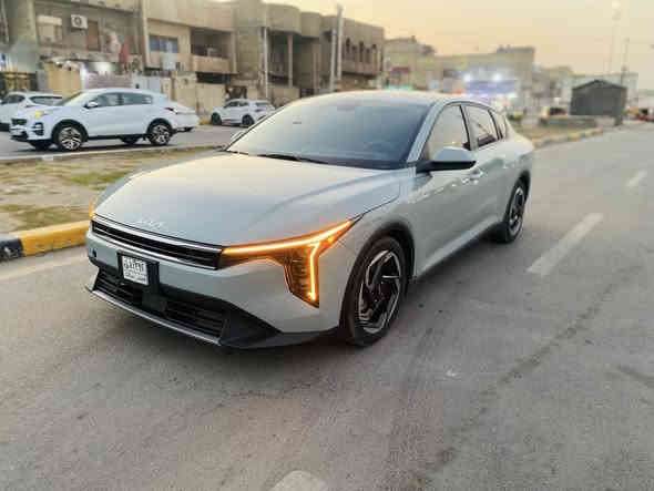 سلام عليكم كي 4 موديل 2025  موصفات نص فول  بصمه شاشه كبيره تحكم جهتين رادار امامي جانبي رادار خلفي شحن واير ليس الحادث موضح بلصور  فقط بنيد مبدل ايرباك فقط ستيرن   السياره جاهزه مابيه اي نقص لونه كلش حلو ماشيه 7 الف mi  مكينه 2000 السعر 160 لاستفسار *********** بغداد
