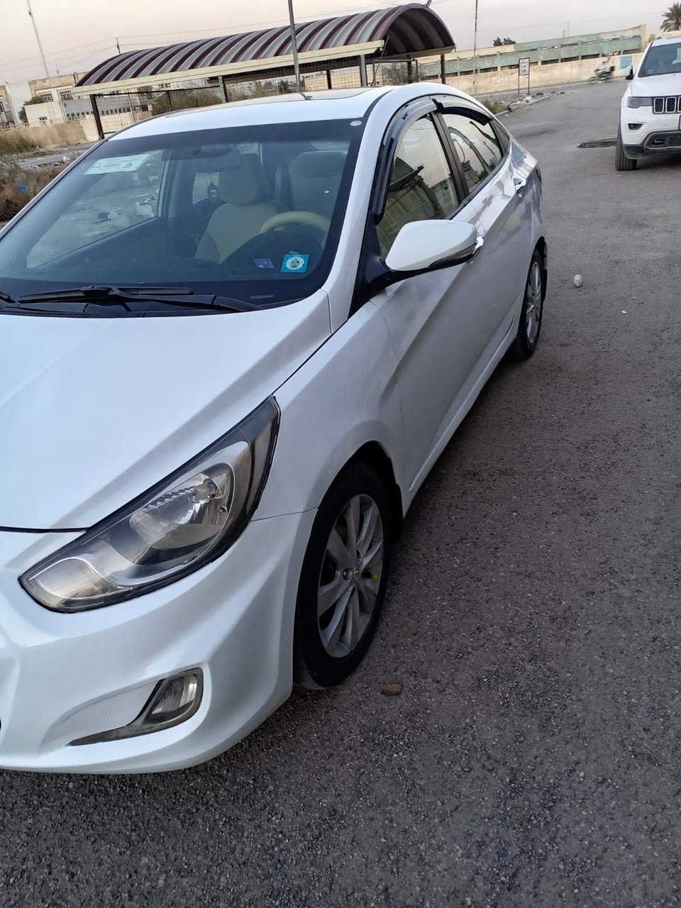 سلام  عليكم اكسنت ٢٠١٦  بلو محرك ١٦٠٠ 
بيه جمالغ امامي مبدل بدون دواخل 
عارضه ٨٣ وبيه مجال كلش بيسط 
كير مكيمنه مكفول 
صدر امامي خلفي جديد مكاني المنصور 
بسمي رقم جديد ***********
