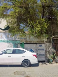 للبيع قطاع ١٦بناء قديم ينسكن كبال الفرع عريض  سعر ٢٢٠ بي مجال  ٠٧٧١٠٧٩...