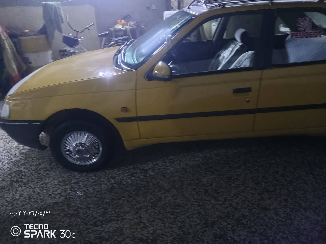 السلام عليكم شباب بيجو روى موديل 2009 سياره جاهزه كير مكينه خير من الله مصفره هيئه وغرامات السياره معمره الذيوله مكان السياره بغداد بوب الشام سعر السياره 28 ورقه وبيها مجال قليل رقم الهاتف ***********

