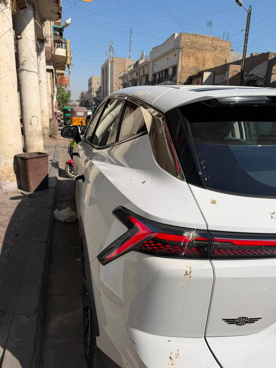 سلام عليكم 
للبيع جيتور داشنك لكجري
موديل ٢٠٢٤ 
فول مواصفات للاخير
بانوراما
كير تعليك
كشنات حار بارد وكهرباء وخزن ميموري
كامرات من كل الاتجاهات
كشافات جانبيه
رادار امامي خلفي 
يدات باب شفط
وكثير من مواصفات
ماشيه ٢٦ الف كيلو بعدها ع وضع شركة
سيارة كفالة عامه عدا طخه بل باب موضح بل صور
سياره داخل ضمان هارلم 
ودهن قبل كم يوم بدلته وسيرفس كامل داخل شركة 
***********
🔴علماً سياره مرقم بغداد هزه وسنوية جديده وباسمي
