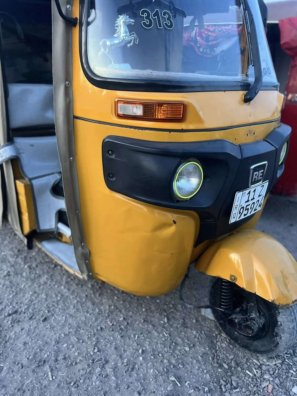 سلام عليكم تكتك 19شهر 3 رقم وسنويه مصبوغه مكان بغداد مدينت صدر جماليه سعره 5300 رقم لهاتف ***********
