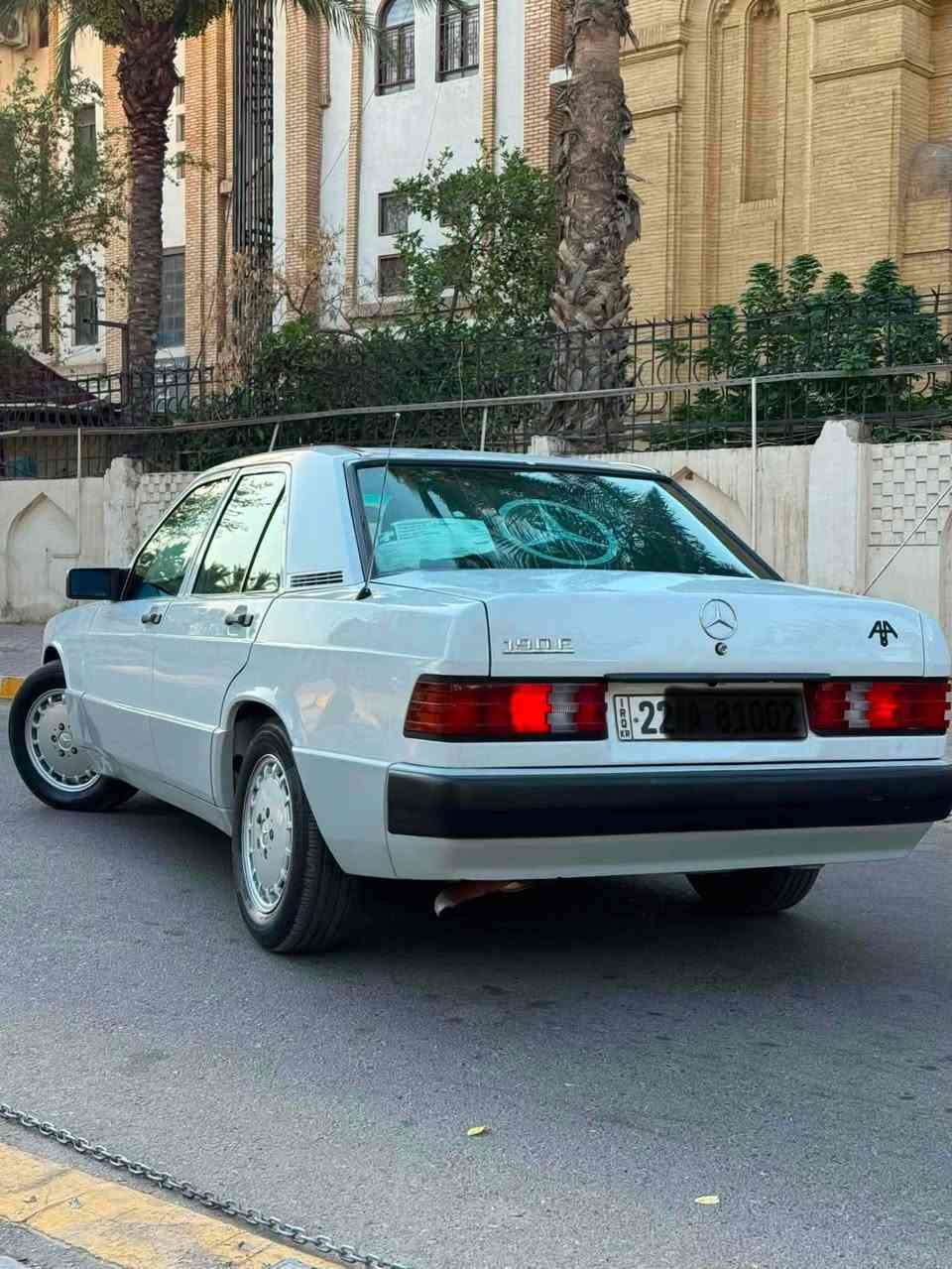 للبيع فقط بدون مراوس مارسيدس 190 طيارين بلادية وارد يابان موديل 1993 رقم اربيل ب اسمي هزة ورقم وسنوية جدد السياره بلاديه بيها فقط قطعتين كلير جاملغ خلفي وباب خلفي فقط كلير بدون قطره صبغ او معجون السياره بلادية للاخير قواعد دبل دواخل جوه السياره كلها بلادي شركة مابيها برغي نقص غراضها كاملة العدة والصيدليه والبردة دواخل صاج محرك 4 بلادي سياره مابيها جطل واحد تبريد كزاز والله ماشيه 210 الف كيلو حقيقي قبل اسبوع سويت الها ادامة دسكات اماميه خلفيه بنزات ادامة لمنظومه البانزين حتى المي اخضر مالتها سياره بالباكيت مال جناي والسياره ب اسمي تحويل او وكالة مكاني الاعظمية المقبرة الملكية 
السعر 80 ورقة وبيها مجال بسيط
رقمي ***********
