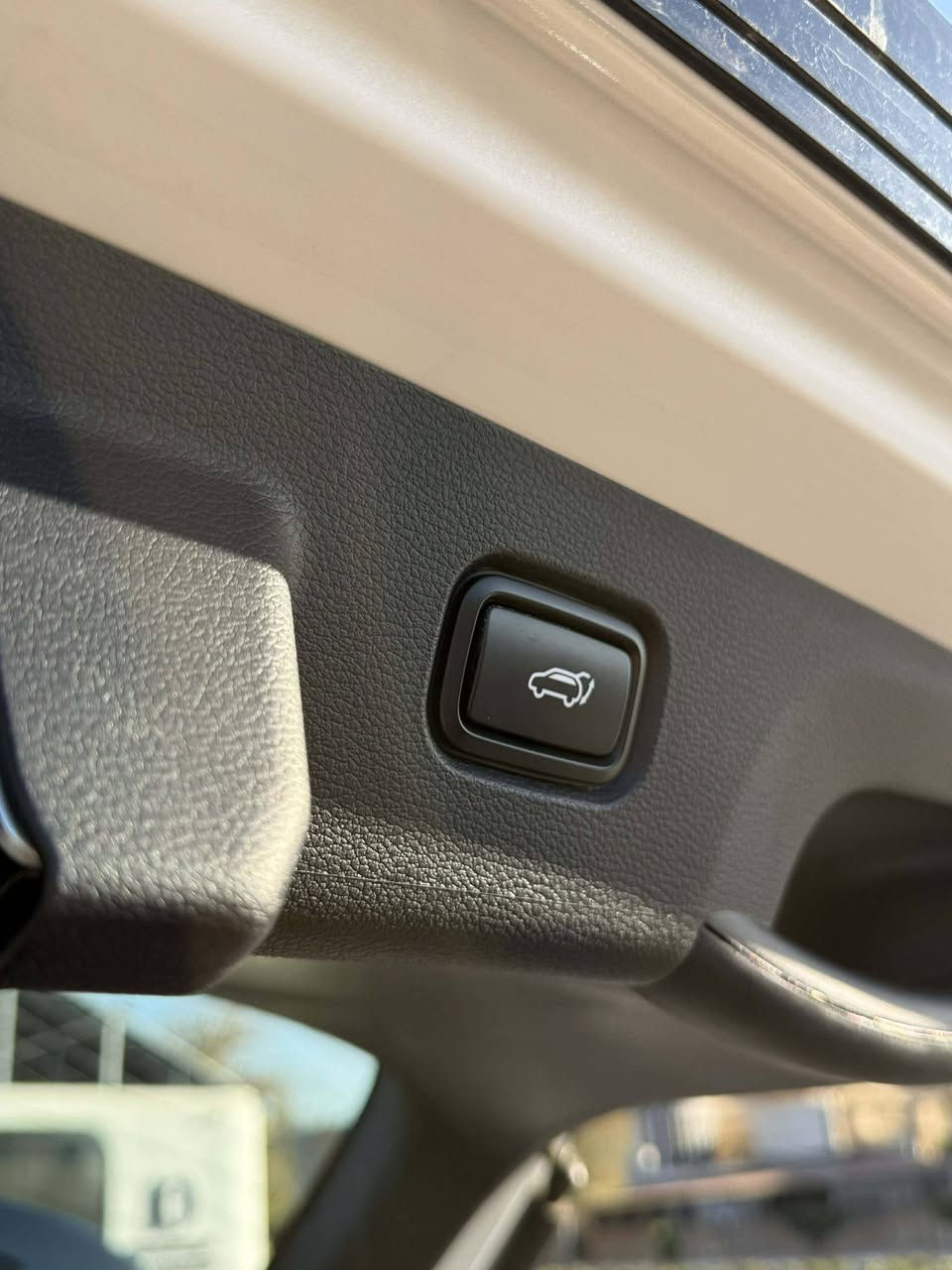 KIA - SPORTAGE - 2024
- كــيــا ســبــورتـــج / ٢٠٢٤ / خليجي / بلاك ايديشن 
- استـــیـــراد خــاص / premium edition 
- مــــاشـــي / ٨ الف فقط زيروووو + ضمان وكالة NIM
* سعر / ٢٣٥ ورقة 
- مـــواصــــفـــات / فـــول فــــول vip - بانوراما - 
ميحتاج وصف 
- ستيكرات وكالة ممشلوعة و باقية 
- رقـــم / اربـــیـــل بسمي شخصياً 
- مكفول من كل شي دعامية لدعامية 
* مكان / اربيل -


**إذا كنت صاحب هذا الإعلان وتريد حذفه لأي سبب، رجاءا أرسل رسالة إلى الدعم الفني**