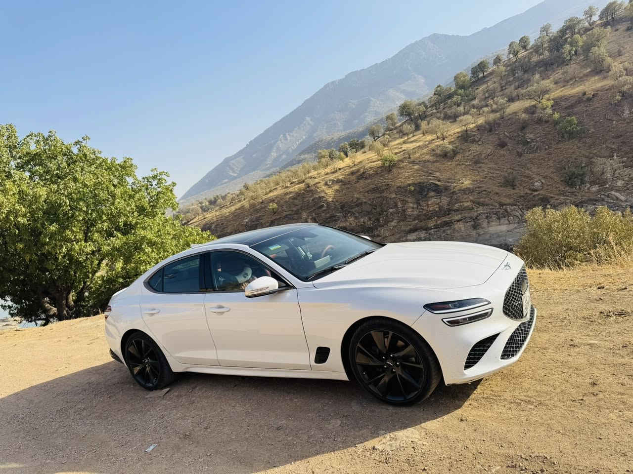 g70 موديل 2023 للبيع فقط
‎‏‎ المحرك 2000turbo

السياره مرقم بغداد رقم شبه مميز باسمي 
السياره ماشيه ٢٦ الف كيلو 
فول مواصفات
  فتحة سقف (بانوراما) 
داخل احمر 
‎:- بصمة
‎‏‎:- تشغيل عن بعد
‎‏‎:- كشنات ميموري سيت
‎‏‎:-كشنات تدفئة تبريد 
‎‏‎:- ستيرن كهرباء  + هيتر
‎‏‎:- 5 وضعيات قيادة ( Eco - Comfort - Sport - Sport 
‎‏plus - Custom )
‎ -: گزوز رياضي بلاد الصوت
‎‏‎‏:- Auto Hold
‎‏‎:- سستم سماعات (Lexicon )
‎‏‎:- شاشة كبيرة كاربلاي وتحكمات كامله
‎‏‎:- كيجات ديجيتال
‏‎‏‎:- رادارات امامي وخلفي وجانبي
‎‏‎: حساسات امامي وخلفي
‎‏‎:- نظام تحديد المسار 
‎‏‎:- دسكات بريمبو بلاد 
‎‏‎:-مري شفط +اشارة +تعتيم الضوء 
‎‏‎:- لايت LED امامي خلفي 
‎‏‎:-دخول ذكي مع انارة ترحيب
‎‏‎:-قيادة ذاتية  
‎‏‎:-تحديد مسار+مثبت سرعه  
‎:. تحذير فتح الباب اذا كان احد بجانب السياره 
‎:. قطعتين تبريد 
‎:. كشن السائق حضن على مود sport + sport plus 
‎:.تو ويل 
‎:. ماسحات اوتو تتحسس المطر 
‎:. ترحيب علامه Genesis 
‎: نقطه عمياء 
‎:. شفتات ستيرن 
‎:. هيتر بل مري 
 السياره كلين بدون حادث فقط تقرير غرق ومبدل سستم كهرباء وع شرط السياره شغاله بلاد وع الضمان 
سعر٢٢٥ بيهه مجال بسيط
مكان السياره ديالى
***********
***********
