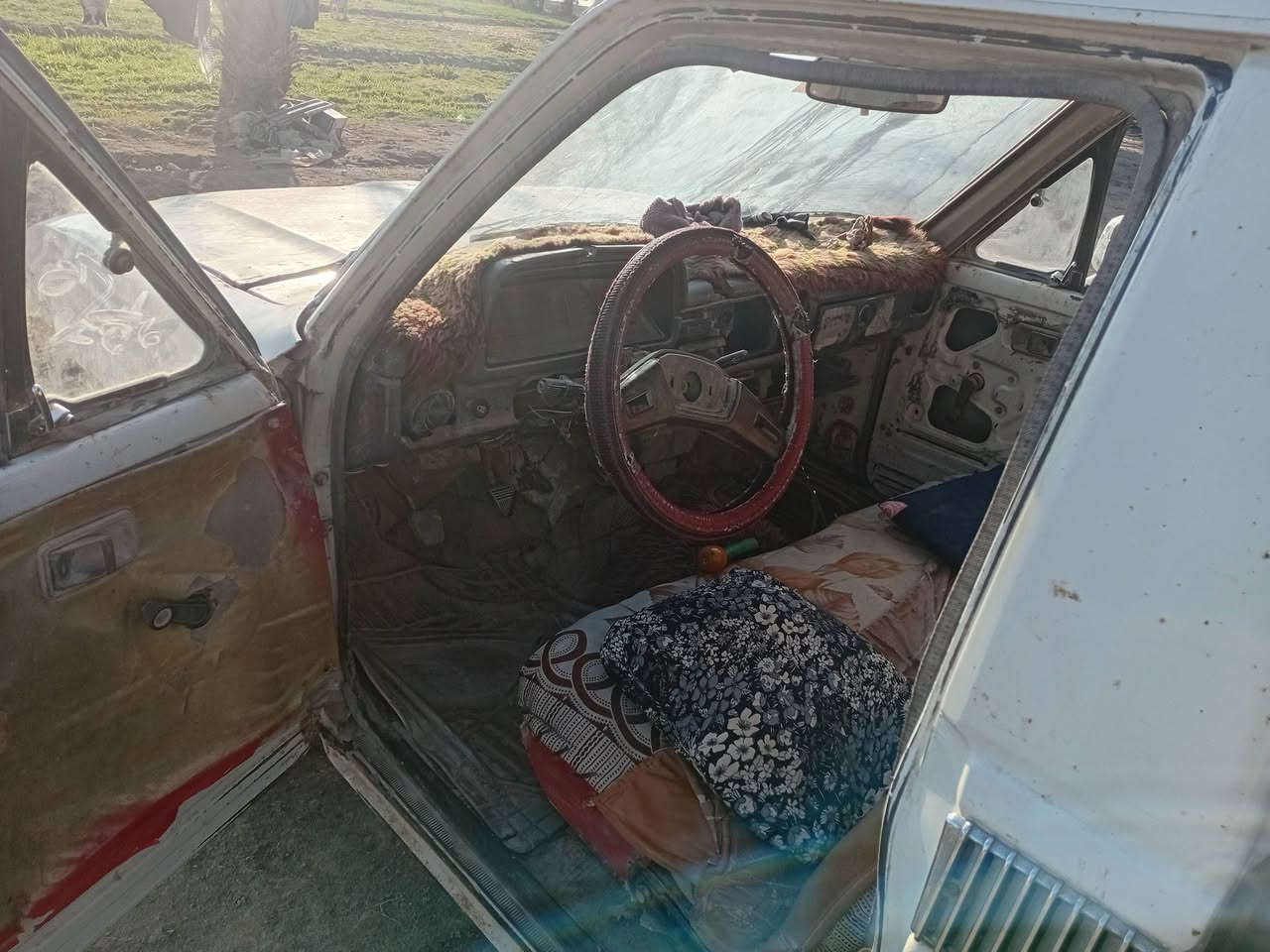 للبيع بيكم ٨٢ محسن خليجي  محرك شغال بيه بخار رقم بغداد دولي السنويه ٢٠٣٠ راعيه موجود شرط التحويل مكان سياره بغداد اطراف اليوسفيه من جهة الصويره قريب السريع الدولي الجسر الخامس سعرها ٢٨ ورقة وبيها مجال للشراي وهذا رقم  *********** للاتصال
