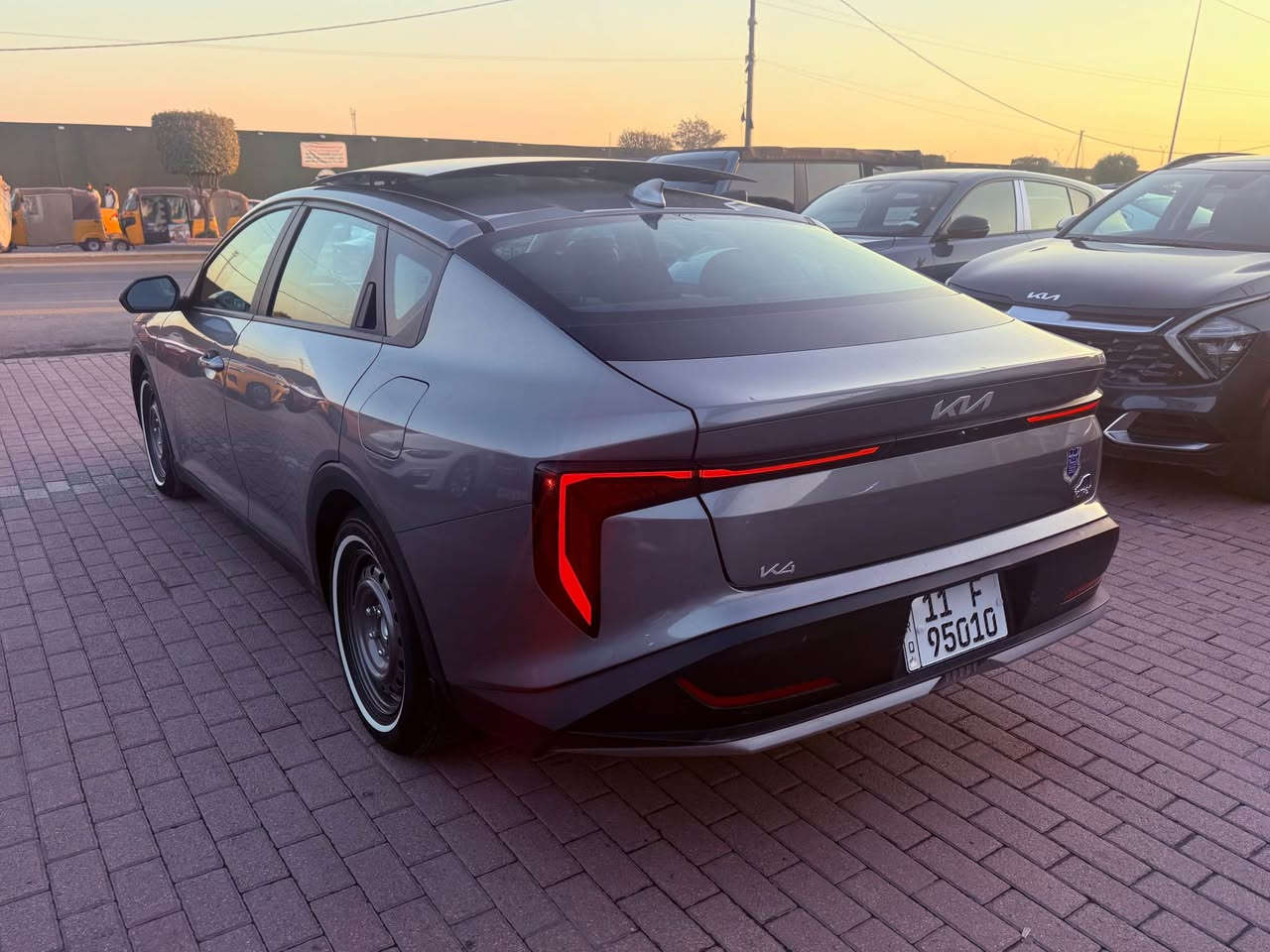 سلام عليكم شباب K4 مديل 2025  مرقمه بغداد بسمي تحويل مباشر  وارد امريكي حادثه جاملغ وبنيد بدون شواصي  فول مصفات بصمه بنرامه شاشه  ولد مام خلفي وبعد بيه موصفات السعر 169 $$ قفل قفل مكان السياره بغداد 
*********** ما متواجد  على الفيس بغداد, العراق
