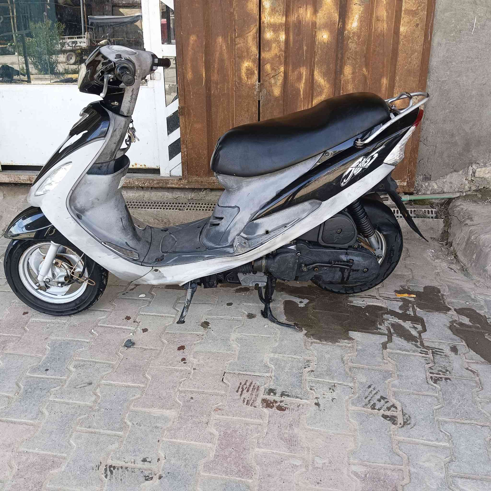 ماكس منغولي للبيع دراجه كفاله برغي ما مفتوح بيها مكاني رميثه اريد ينتصر على هذا الرقم ***********
