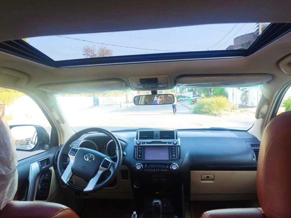 برادو 2014TXL
6سلندر 
مكفولة من الصبغ والضربة عدا الدعامية الخلفية مصبوغه فقط 
معروفه مواصفاته 
دبل تانكي 
فتحة سقف 
بصمه 
ثلاجه 
كراسي كهرباء 
تحكم ستيرن 
ماشيه 110 الف 
عليه سيرفس كامل ما بيه اي نقص السيارة 
تخم تاير جديد 
نوزلات وبلكات 
فلنجات ودسكات 
عبوة مال الفيت بم كاملة 
بغداد الكرخ 
***********
***********
