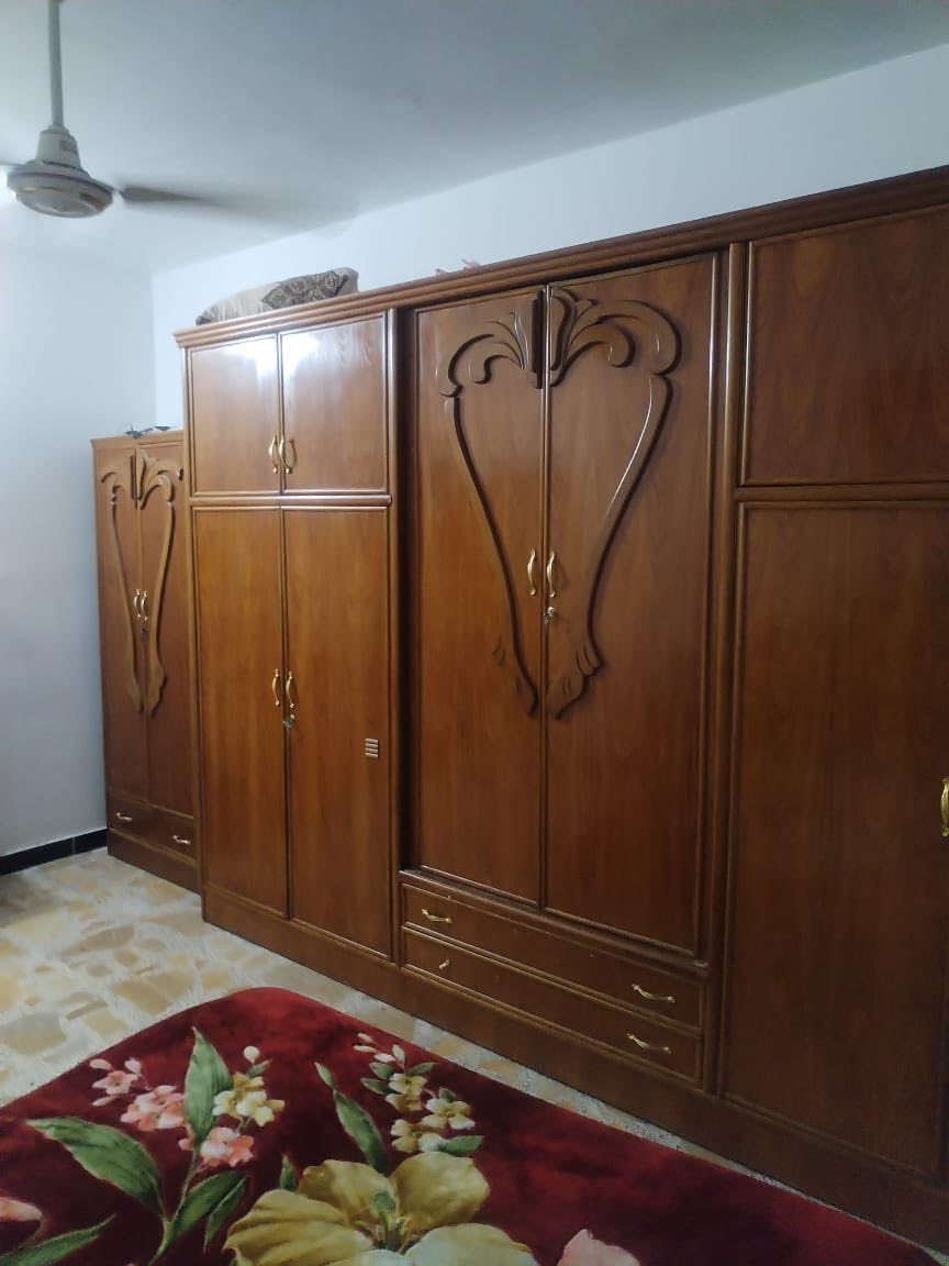 السلام عليكم عدي غرفه صاجً داخل خارج مكان البياع ***********
