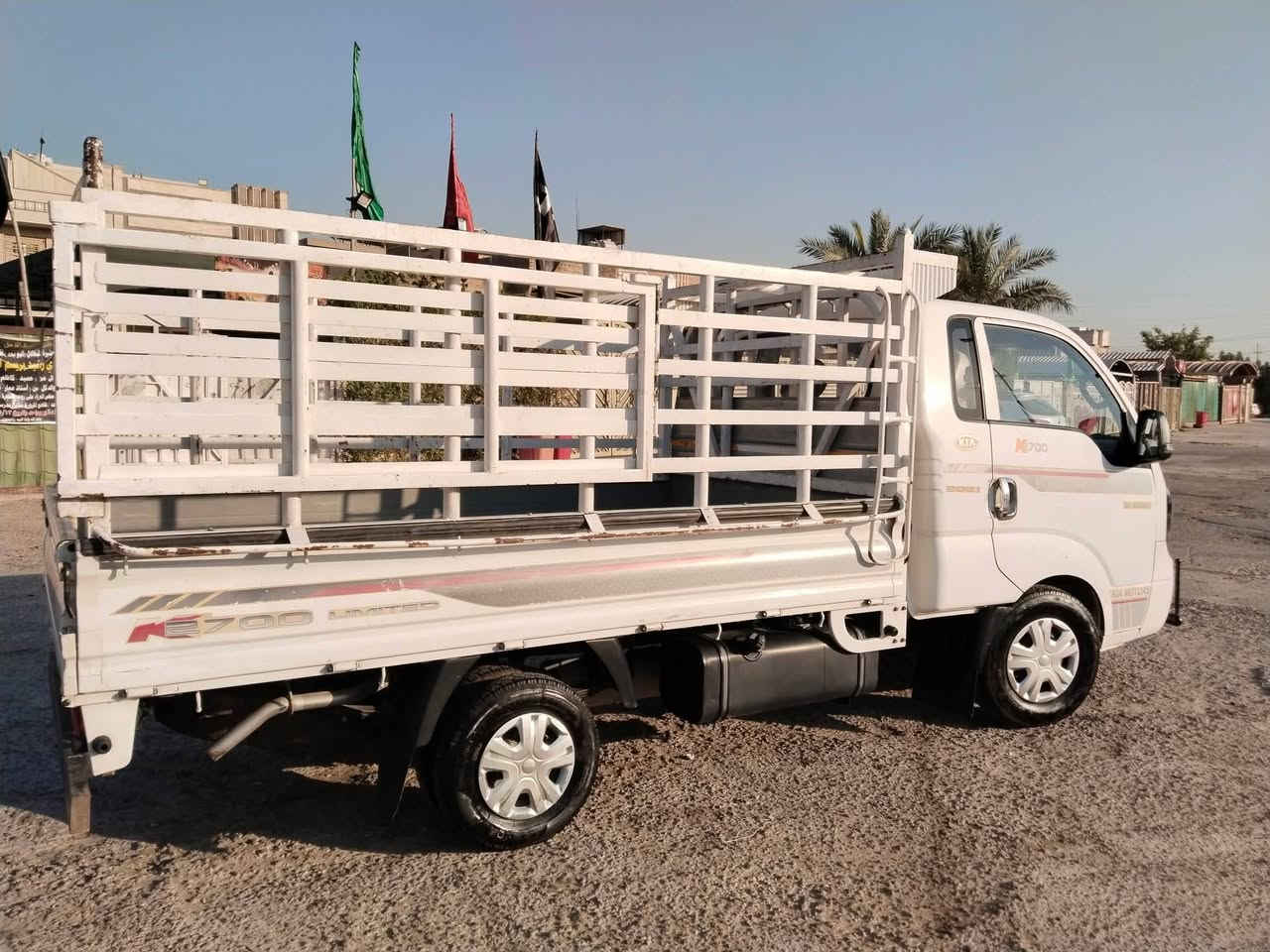 السلام عليكم للبيع بنكو ٢٧٠٠
مديل ٢١ ماشية ٨١
بدون لاصبخ ولاضربة 
جديدة معنة الكلمة 
سعر ١٣٣ مكاني بغداد البلديات 
***********

