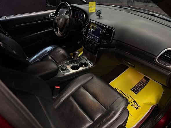 السلام عليكم جيب كراند شيروكي موديل2022 للبيع فول عده الفتحه حساسات كامره رادار مثبت سرعه تثبيت مسار السياره وارد امريكي بيه داير الجاملغ اربع اصابع فقط موضح بصور يمك الباقي كلين السياره السعر 340 وبيه مجال ‭0771 431 3513‬
