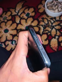 ايفون ١٢ • ٢٥٦ • بدل شاشة