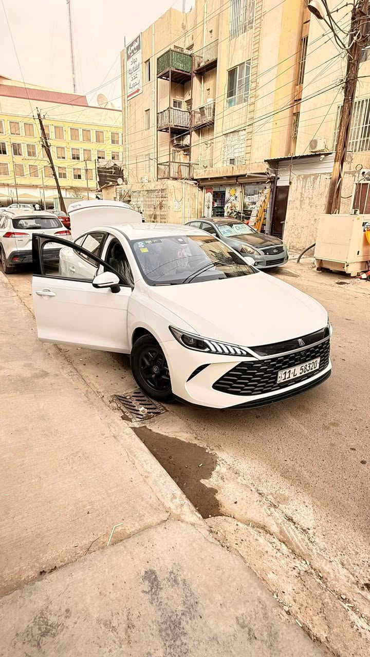 سلام عليكم

بي واي دي كن بلاص للبيع 

سيارة مال بيت بيه طخه بسيطة ترجع بارد  

مكان السيارة بغداد الدورة السعر ١٨ مليون وبي مجال 

***********
