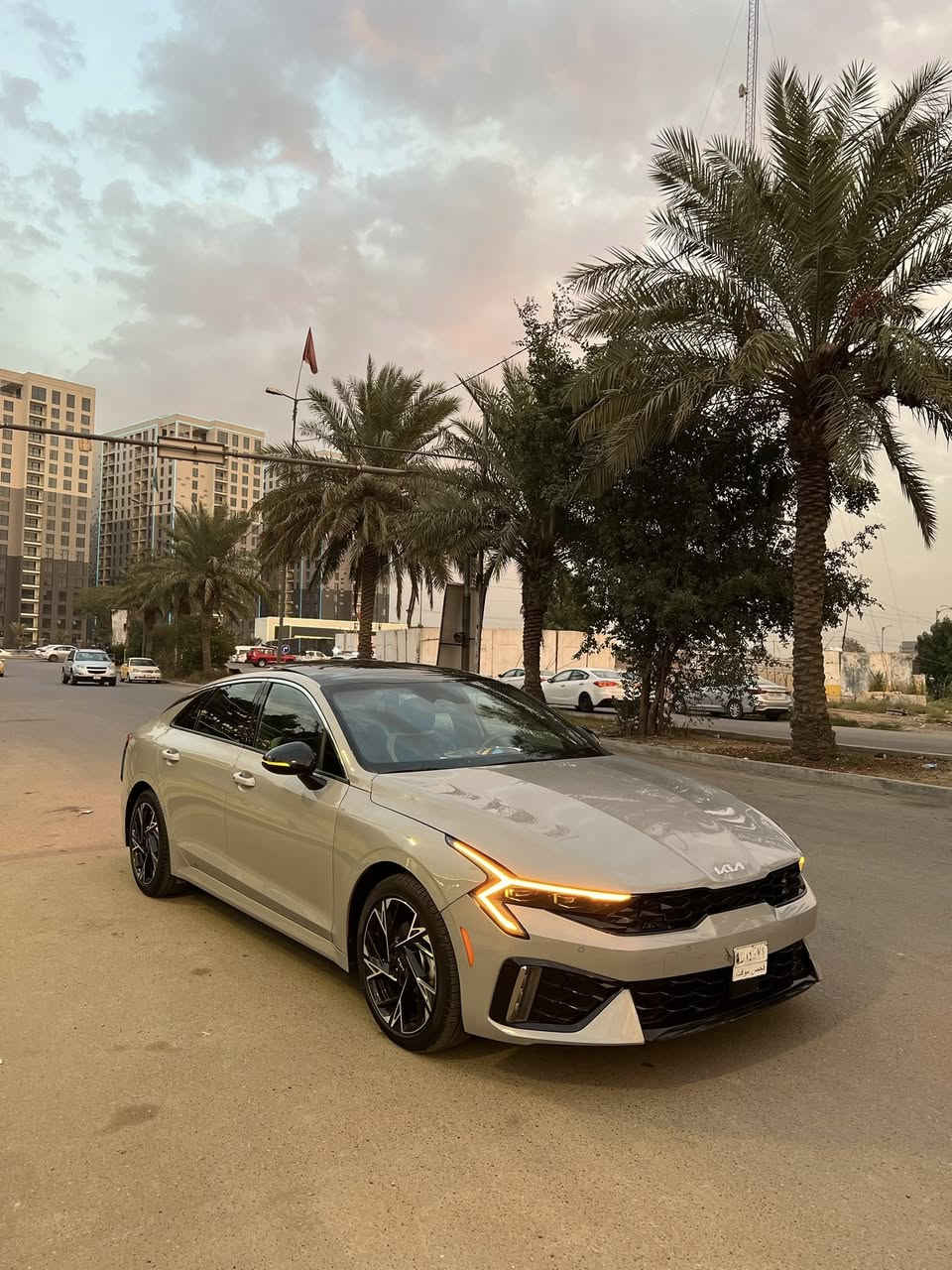 السلام عليكم
📢كيا K5 جيتي لاين موديل 2025 للبيع 📢 لون مميز سمنتي

2025 KIA K5, GT-LINE

☣️☣️ فوول موصفات 1/1 

🛑 موصفات السيارة 

💯بصمة تشغيل و ابواب 

💯فتح سقف بنورامية بالكامل 

📛شاشة حجم كبير متصل 

⭕️ويل كب حجم 18 انج

❌ شحن واير لس

⭕️ دركة حرف D

‼️كشنات رياضي و جلد لونين 

🛑كشن كهرباء و تدفئة 

‏🆘داخل بلاك بيانو 

✈️محرك 2500 تنفس طبيعي 

🛩️كير 8 نمر 

🛑حساسات امامي خلفي 

🚷رادار امامي خلفي جانبي 

💡لايت لد و زنون 

☣️بكلايت لد led

❌ بعدهة بحاله الزيرو
وبعد بيهة هوااي مواصفات 
والسيارة فؤول للاخير 
صور حادث السيارة على واتساب سونار داخل منشور
تبديل بنيد فقط نفس لون وصبغ جاملغ نفسه بدون اي دواخل حادث سطحي
طاك بيهة اريباك دشبول وستيرن دشبول مبدل منضومه اصلي
🛑🛑 حالياً السيارة بدون رقم دخول جديد 🛑🛑
💸 و السعر 185 وبيهه مجال مكاني بغداد الدوره حي الصحه اي ستفسار اتصل وتدلل رقمي ***********
