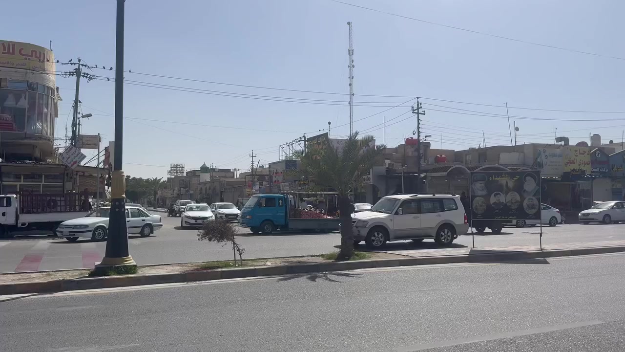 السلام عليكم بيت بحي الشهدا قرب مكتب الرشيد مساحه 200 متر عله ساحه بي حديقه تقريب 200 متر اربع غرف نوم صاله ستقبال البيت من الداخل عايز صبغ وترتيب السقف كونكريت مسلح  السعر ***********
