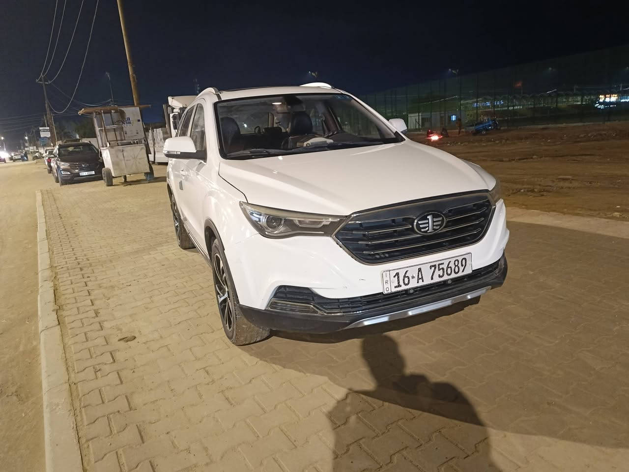 السلام عليكم للبيع فاو x40  موديل 2018 فول مواصفات 1/1 رقم قادسيه دولي مكينه 1800 لافتح ولا شي عله وضع شركه كير كذلك سياره ماشيه 95الف سياره جديده ماناقصه شي سياره معروفه مواصفات الفول لأن جميع بيه مكانه الديوانيه ومالكه ديوانيه و سياره بيه شبر بل بنيد صبغ وسعره ب 95وبيه مجال بصيط للستفسار ***********
